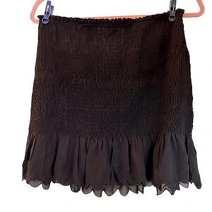 Vero Moda mini skirt, Large, smocked, ruffles, elastic waistband, Fun Flirty NWT